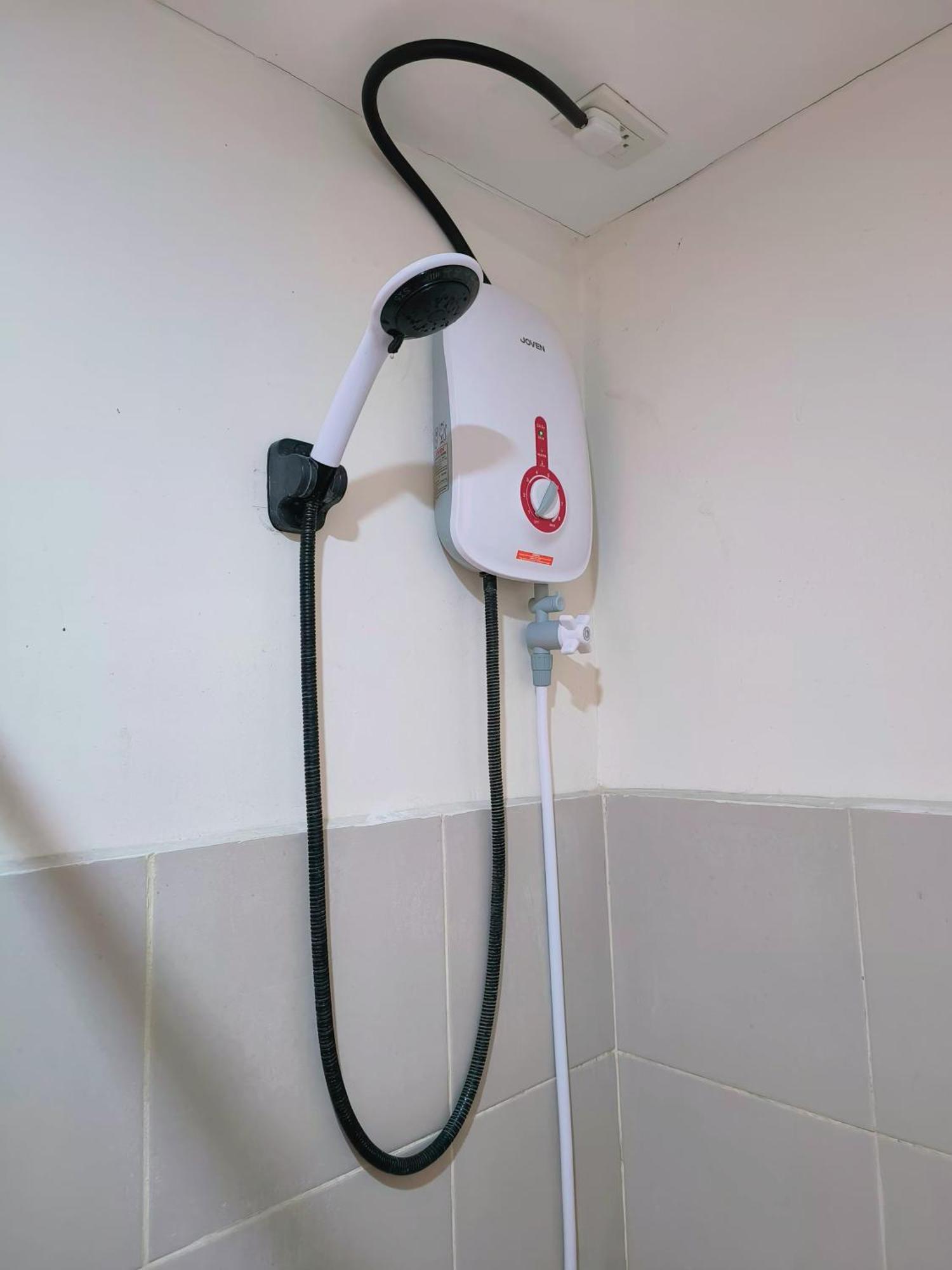 Davao Condo 2Br Pool Wifi Netflix Exteriör bild